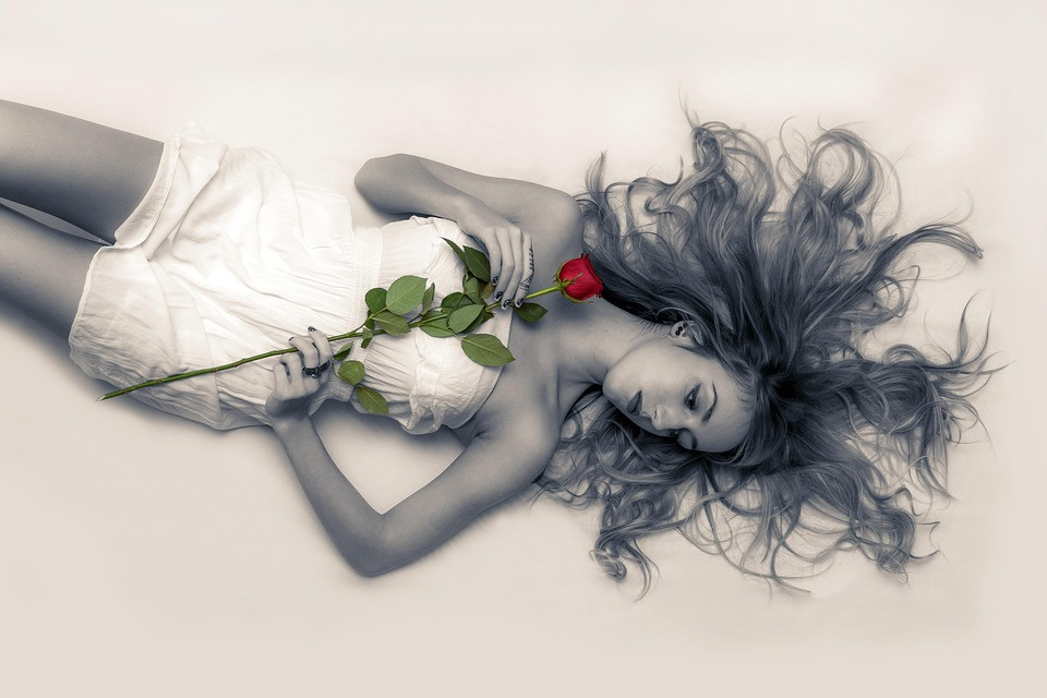 חמש סימנים שהוא פמיניסט ושווה להשאיר אותו