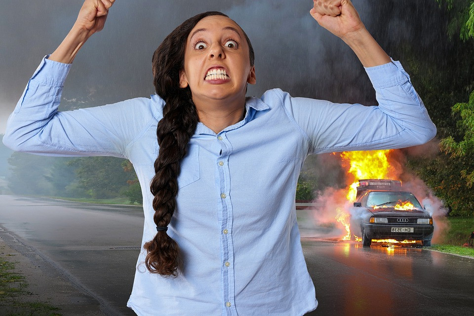 קטע סקסי: המתח מתחמם ב”מכה מחדש” של ל.א. ברוס